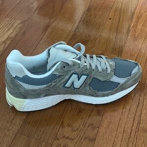 New Balance M2002RDD Shoes Size 12